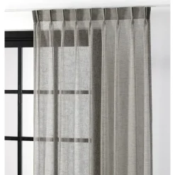 Inbetween Max Taupe